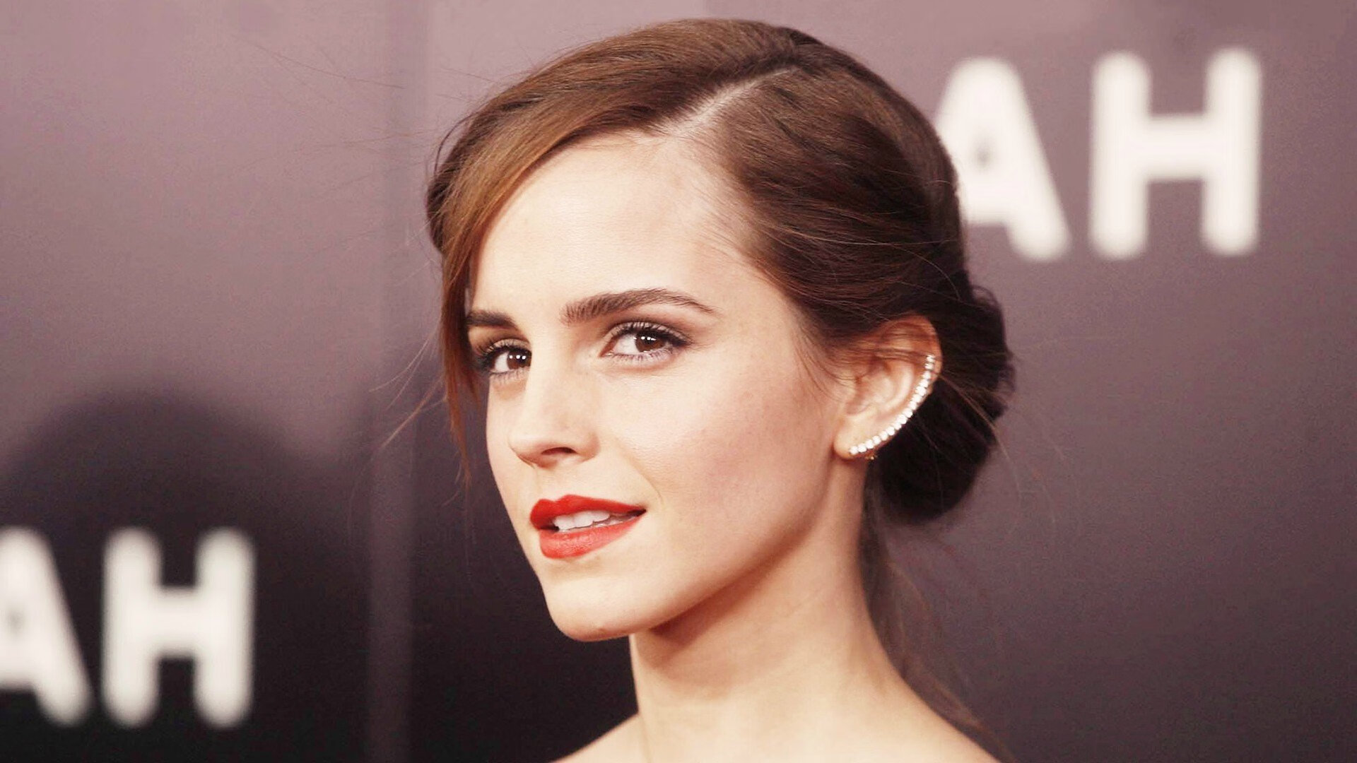 _青少年游泳夏令营:畅游水世界的运动乐趣_,青少年游泳训练基地